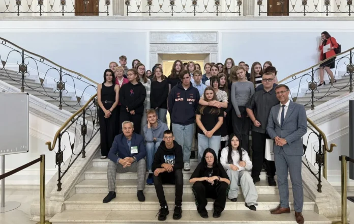 550358895_1995587947927418_7439895132798426737_n