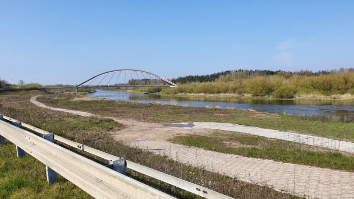 narew wal przeciwpowodziowy most