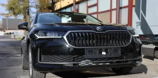 Nowy nieoznakowany radiowóz z wideorejestratorem dla ostrołęckiej drogówki 271 232071