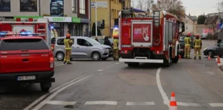 Wjechała na czerwonym świetle – to śmiertelne niebezpieczeństwo 275 233791