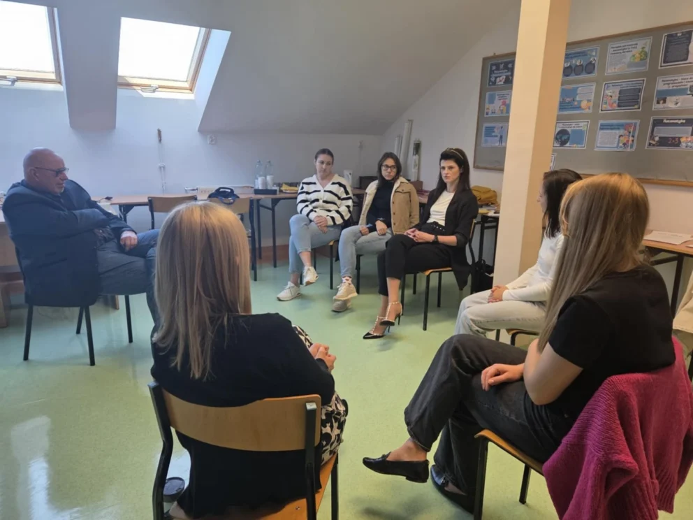 9fe65e92 7fcd 4828 962f 36f0f9fc81c1