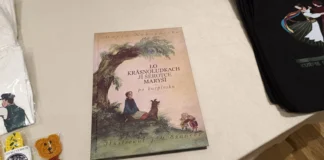 Promocja książki 'O krasnoludkach i o sierotce Marysi” Marii Konopnickiej w tłumaczeniu na gwarę kurpiowską 1765125655258