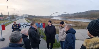 Zagospodarowanie nadbrzeża rzeki Narew – przekazanie placu budowy 1765440127055