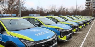 Nowe samochody dla mazowieckich policjantów 271 236363