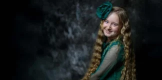 Aniela Elena Czuba – Bajka o Bożym Narodzeniu i choince jahwqlko