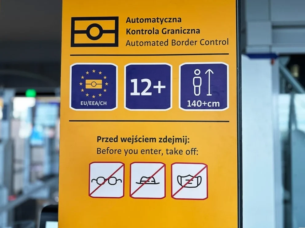 lotnisko chopina_bramki abc_fot. nadwislanski oddzial strazy granicznej_1