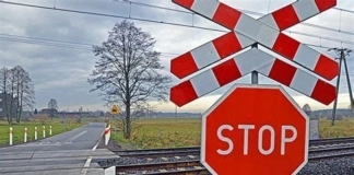 Nie zatrzymali się przed znakiem STOP na przejazdach kolejowych 275 241941
