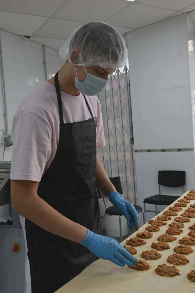 6bac3615 7bce 49e5 b671 d2694da0a8f8 001