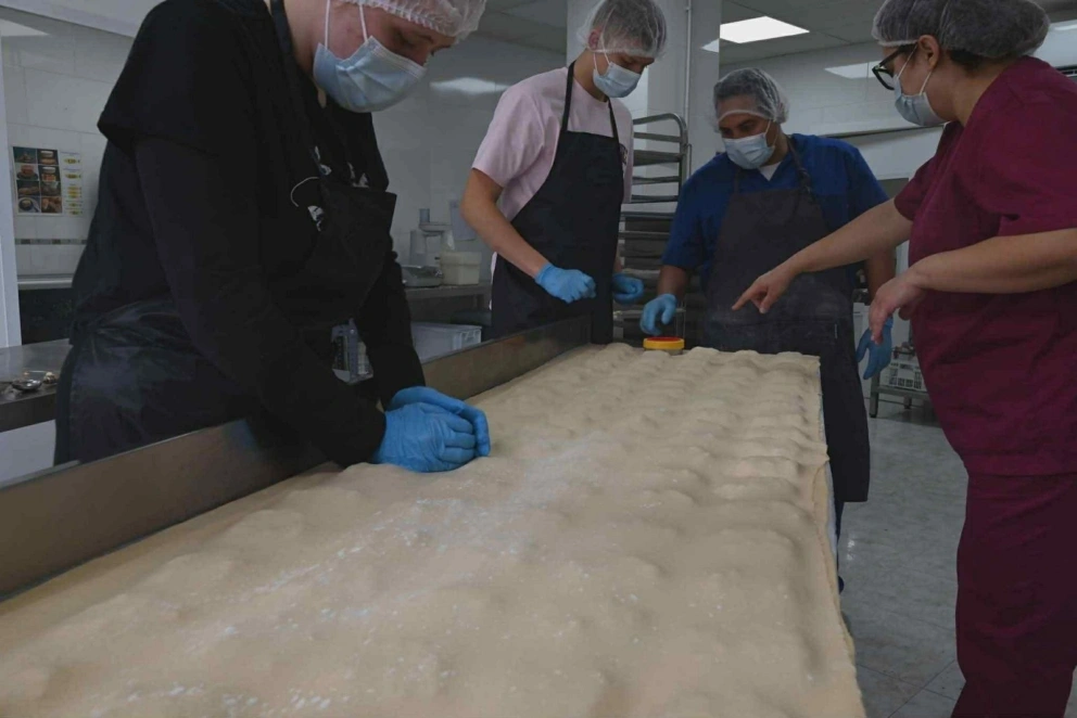 b56f6cf7 f52f 4953 b26e 828f6d5aa7ad