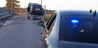 Był pijany, a samochodzie puste butelki po alkoholu 275 242443