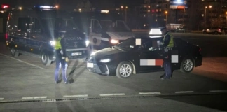 Ostrołęccy policjanci kontrolowali przewóz osób na aplikację 275 244566