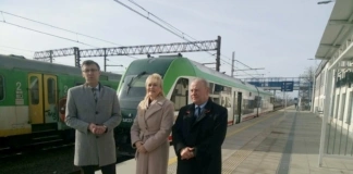 Konferencja na dworcu PKP – reaktywowana linia kolejowa Ostrołęka–Białystok pociag3