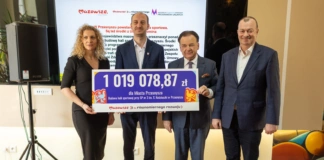 W Przasnyszu powstanie nowa hala sportowa podpisanie_umow_przasnych_fotromannadaj_2