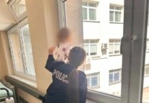 Dwulatka uciekła do sąsiadów od pijanej matki 119 289275