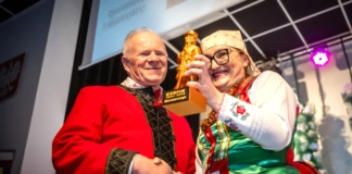 Pomysłodawca nagrody uhonorowany. Mirosław Grzyb ze Złotym Kurpikiem 1200pkt_pawel_krupek_krupka 2978 1