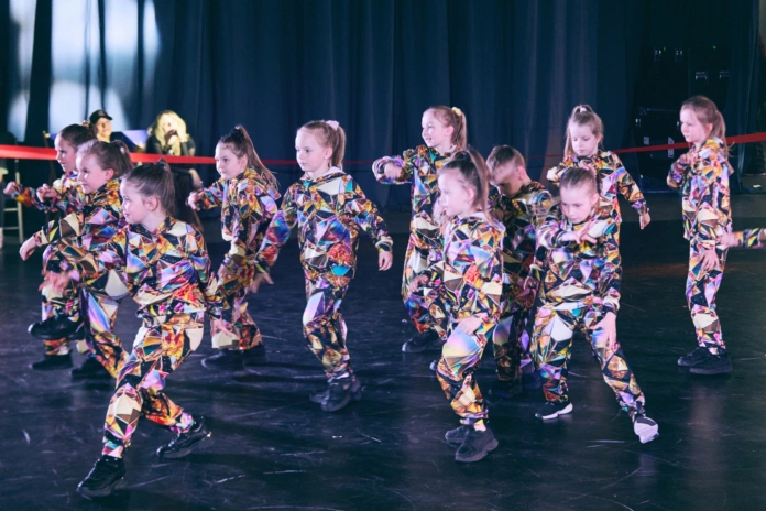 dance_dl1a5436