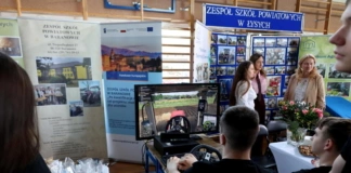 Znajdź pomysł na siebie. Tłumy młodzieży na Forum Edukacji i Rynku Pracy w Kadzidle forum edukacji 2026_02