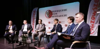 Ostrołęka: przedsiębiorcy i samorządowcy spotkali się na pikniku 'Przedsiębiorczość Łączy Pokolenia” 1790933974052